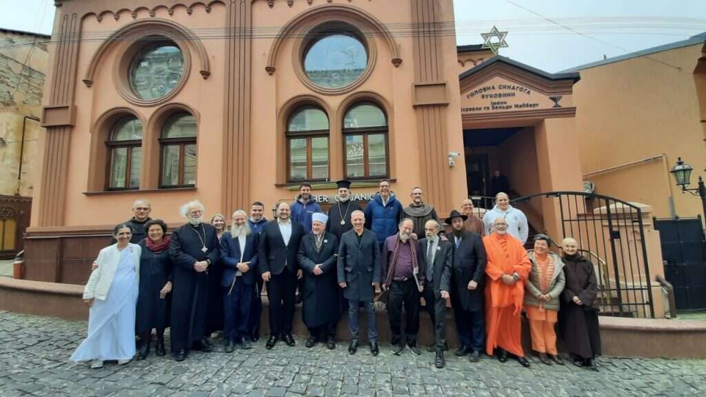 המשלחת באוקראינה. | Elijah Interfaith Institute