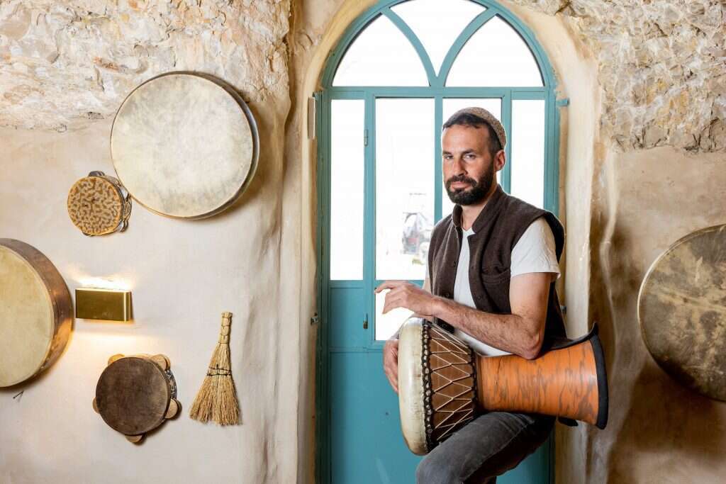 יוני שרון. | נעמה שטרן