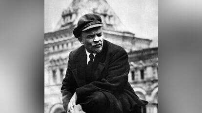 הבין שעליו לחזור הביתה כדי לממש את "צו הגורל שחיכה לו כל חייו". ולדימיר איליץ' לנין, 1919. | AFP