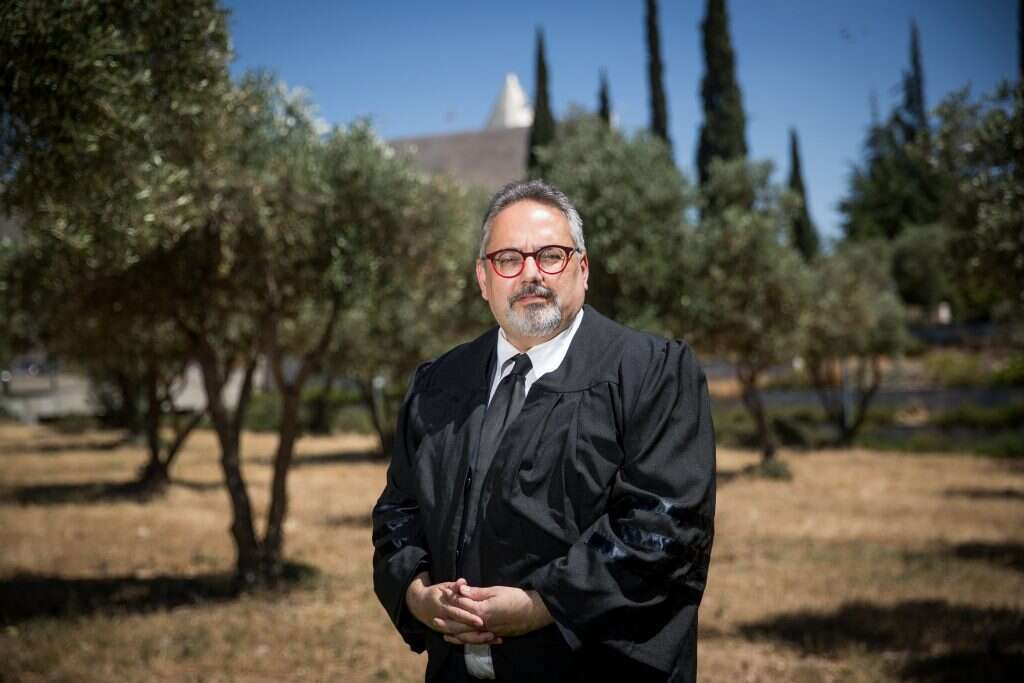 אלבשן. | יונתן זינדל, פלאש 90