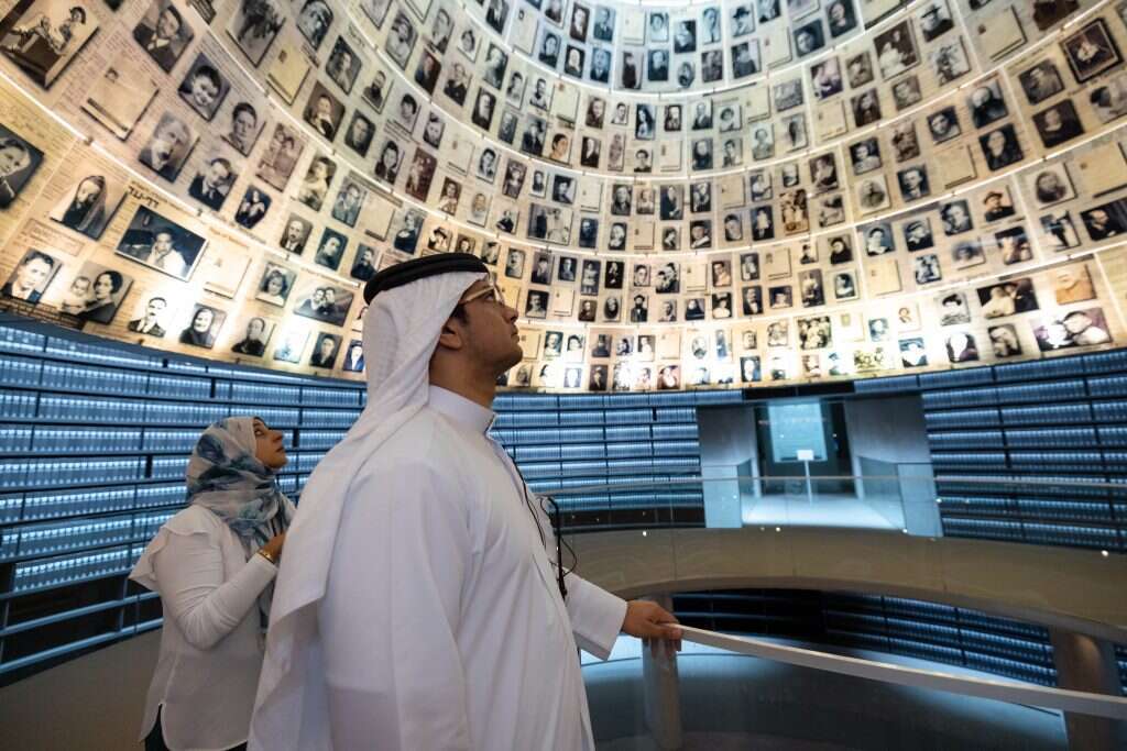 "אם אתה שומע על דברים כאלה ולא מרגיש כלום, משהו לא בסדר איתך כבן אנוש". בהיכל השמות ביד ושם. | איתמר אייל - עמותת ישראליז