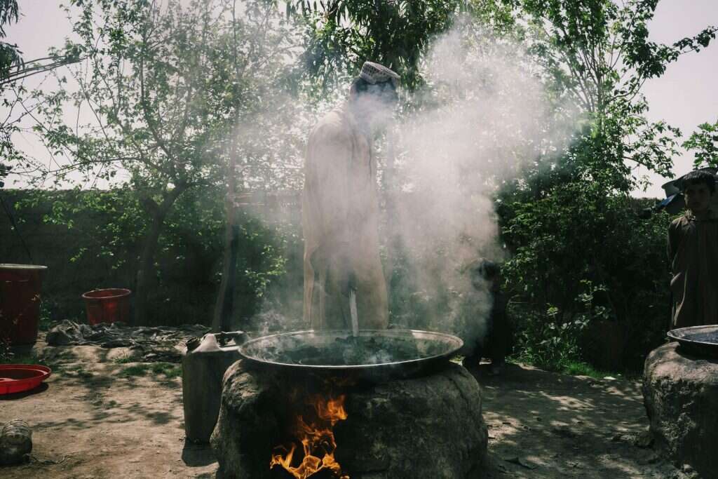 מסלולי ההברחה שרדו את חילופי המשטר בקאבול. בישול השרביטן הטחון. | לורנצו טוניולי, הוושינגטון פוסט