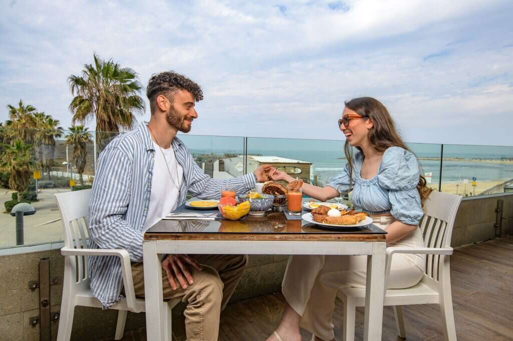 יחסי ציבור קרלטון