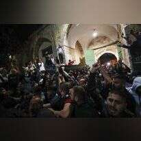 הלוויית הפורע הערבי בהר הבית. | EPA