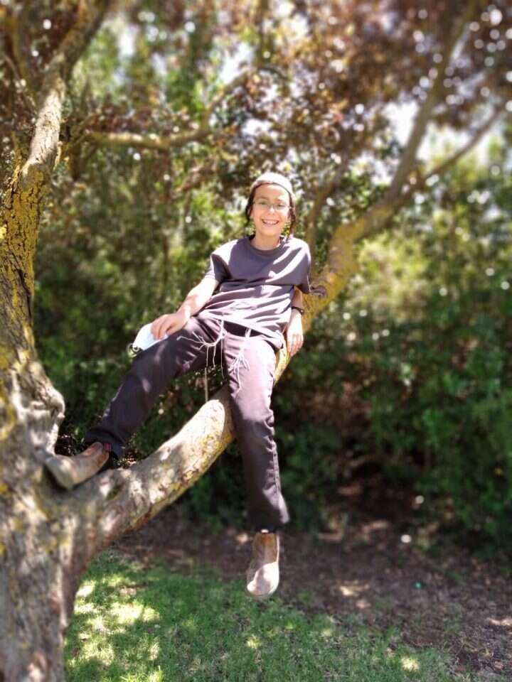 "שאלתי אם הוא רוצה שנלמד משניות, והוא עצם את העיניים חזק וחייך". אלעזר לפני הפציעה. | באדיבות המשפחה "שאלתי אם הוא רוצה שנלמד משניות, והוא עצם את העיניים חזק וחייך". אלעזר לפני הפציעה. | באדיבות המשפחה