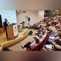 השר ניצן הורוביץ בכנס השר ניצן הורוביץ בכנס