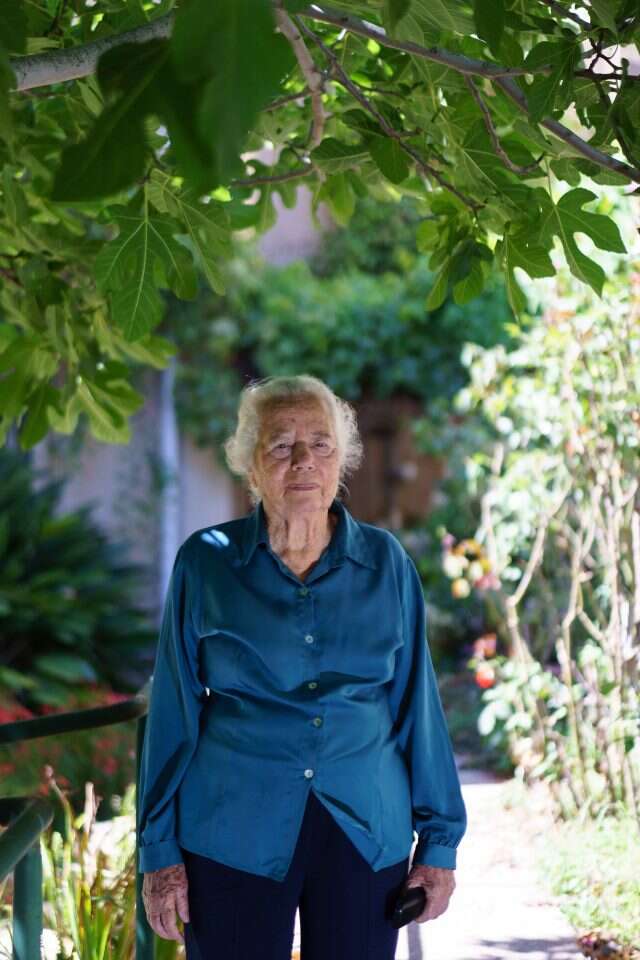 רחל רבין־יעקב. | אנצ'ו גוש, ג'יני