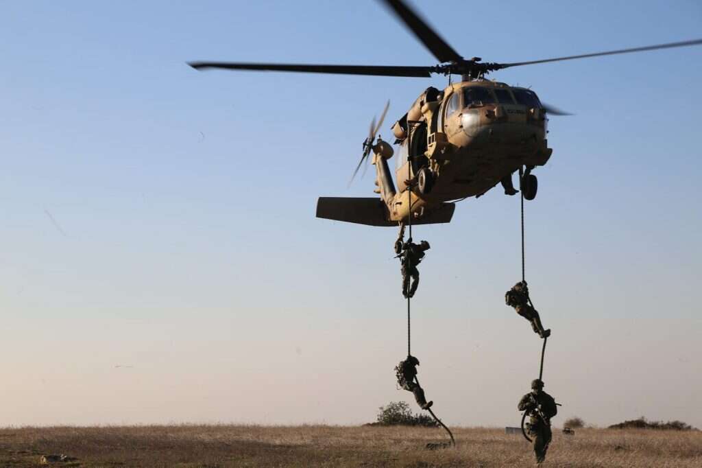 לוחמי הימ"מ במבצעים ובאימונים. | באדיבות דוברות מג"ב לוחמי הימ"מ במבצעים ובאימונים. | באדיבות דוברות מג"ב