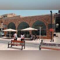 מסעדת אורי בורי שנשרפה בפרעות ושוקמה. | AFP