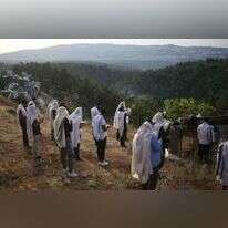 רבים מבקשים לחדש את תפילת הלב. מירון, 2016. | דרור ארצי, ג'יני