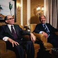 ראש הממשלה הזהיר את הנשיא המצרי מהתנקשות בחייו. בגין וסאדאת בירושלים, 1977. | גטי אימג'ס