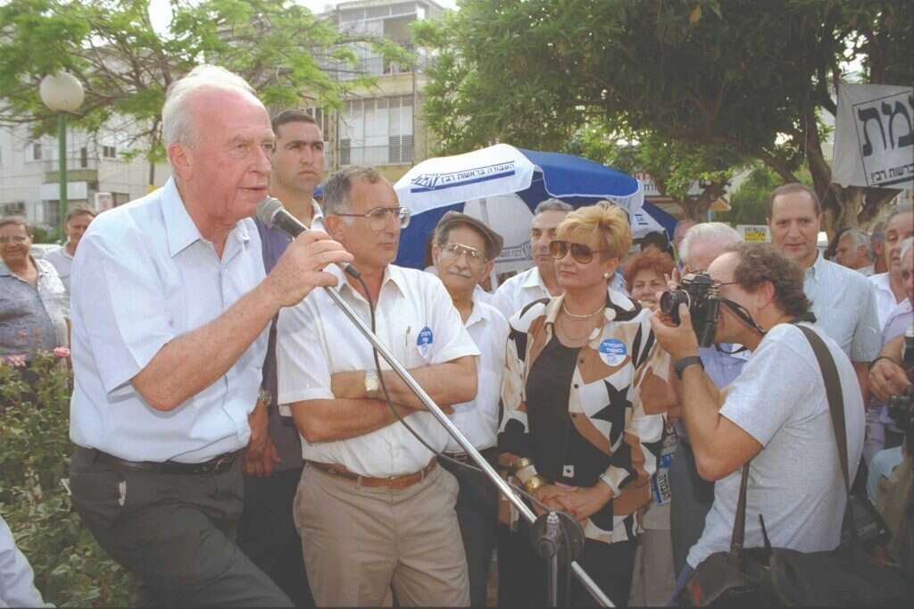 להקדים תרופה למכה. רבין במסע הבחירות של 1992. | זיו קורן, לע"מ