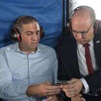 גן־צבי עם בנט בטיסה במסוק