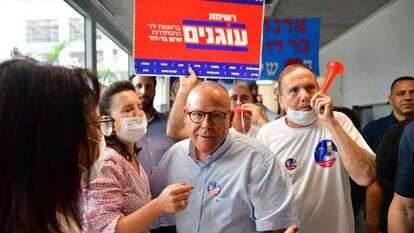 יו"ר ההסתדרות הנבחר ארנון בר־דוד בדרכו לקלפי, השבוע. | אבשלום ששוני, פלאש 90