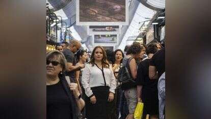 חגית משה בשוק מחנה יהודה, השבוע. | אוליבייה פיטוסי, פלאש 90