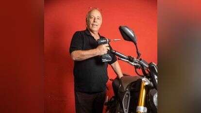 יוני כהן, מכונאי אופנועים. | נעם ריבקין–פנטון, פלאש 90