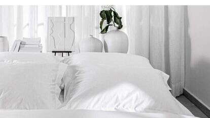 מצעי סאטן 500 גקארד עלים .מחיר: 749-849 ש"ח. להשיג ב- CottonClub.com. | וסטייל: דרור קליש ולינוי לנדאו