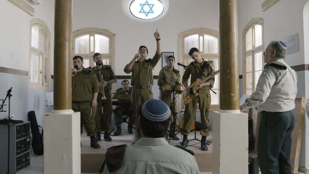 "אי אפשר בלי הרוח". להקת הרבנות בסדרה. | איציק פורטל, כאן 11