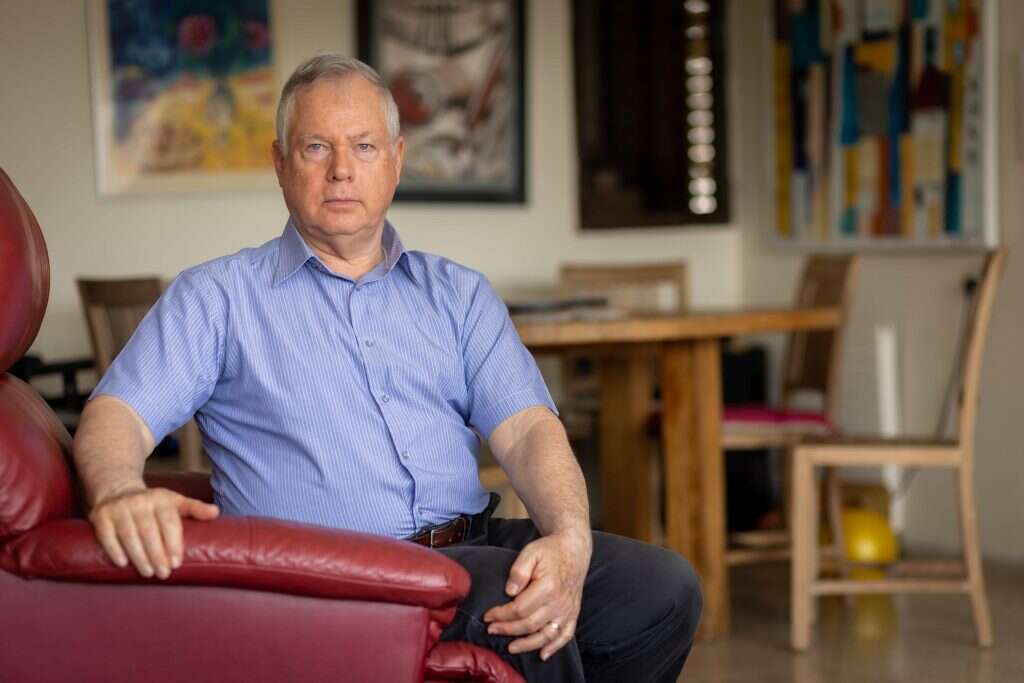 לחקור את האמנות במשקפיים של רופא. פרופ' חנן גוזנר־גור. | אריק סולטן