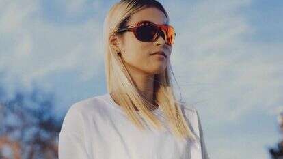 משקפי אוקלי. | יחצ חול