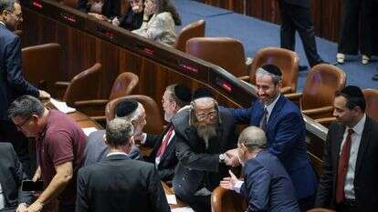 חגיגות באופוזיציה, הלילה. | נועם מושקוביץ, דוברות הכנסת חגיגות באופוזיציה, הלילה. | נועם מושקוביץ, דוברות הכנסת