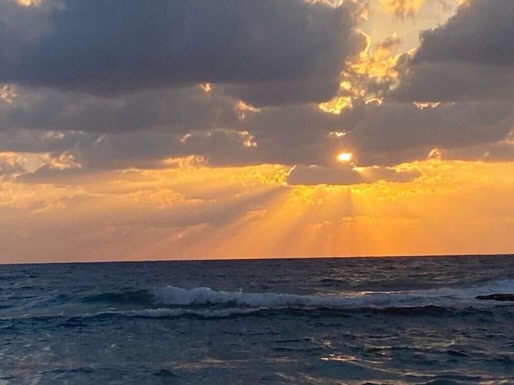 שקיעה בגן הלאומי אכזיב. | שלומית שביט רשות הטבע והגנים