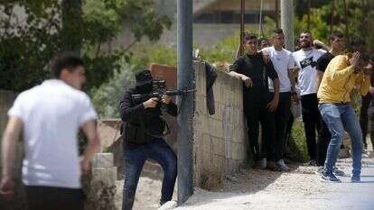 חמושים פלסטינים בקרב ירי עם חיילי צה"ל, ג'נין, מאי 2022. | EPA