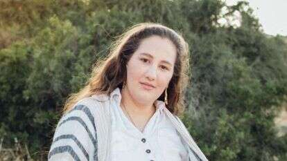 שרה אמבש. | ליה שמעיה