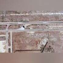 מסלולי ההמראה שנפגעו בנמל התעופה בדמשק. | AFP מסלולי ההמראה שנפגעו בנמל התעופה בדמשק. | AFP