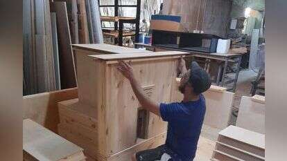 בניהו דיין-צדק בנגריה. | טוביה לוי