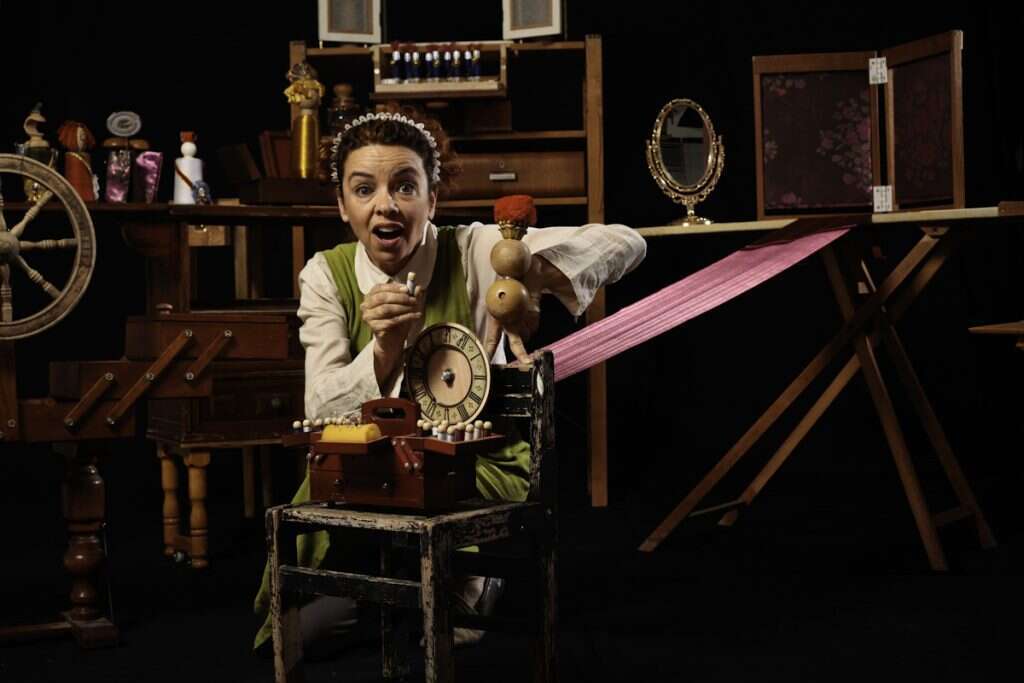 בגדי המלך החדשים. | דאפי ספונר