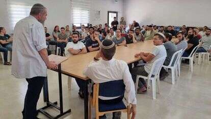 ח"כ אבי מעוז בישיבת איתמר