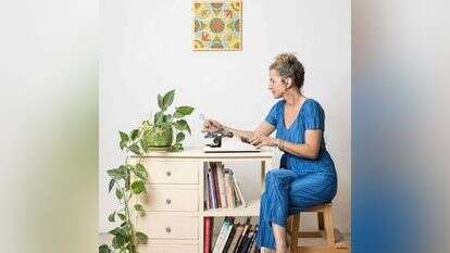 עלמה זהר. | אבישג שאר-ישוב