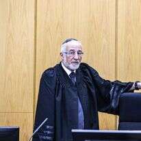 השופט אשר קולה. | דוד כהן, ג'יני