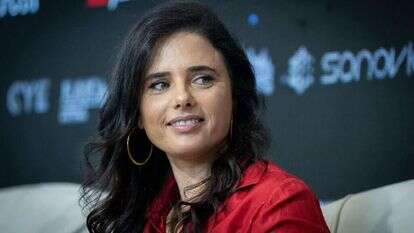 איילת. שקד. | יונתן זינדל, פלאש 90