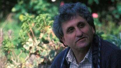 "באתי אל עגנון כדי לבקש ממנו עזרה כסופר". א"ב יהושע, 1990. | Esaias BAITEL , גטי אימג'ס