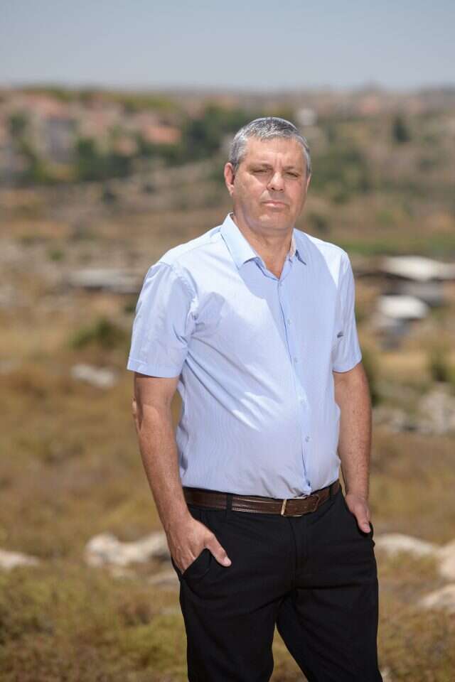 "עוז רצה ליהנות מכל העולמות - גם להישאר ציוני וגם להתנגד להתנחלויות". ד"ר יהודה שלם. | שריה דיאמנט