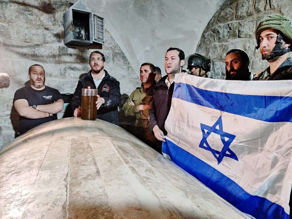 שיפוץ קבר יוסף, לפני כחודשיים. | הודיה כריש־חזוני