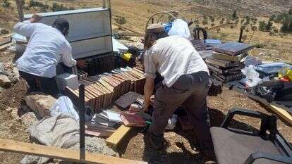 ספרי קודש הושלכו. ההרס היום בגבעת אוהבי-יה שבגוש עציון