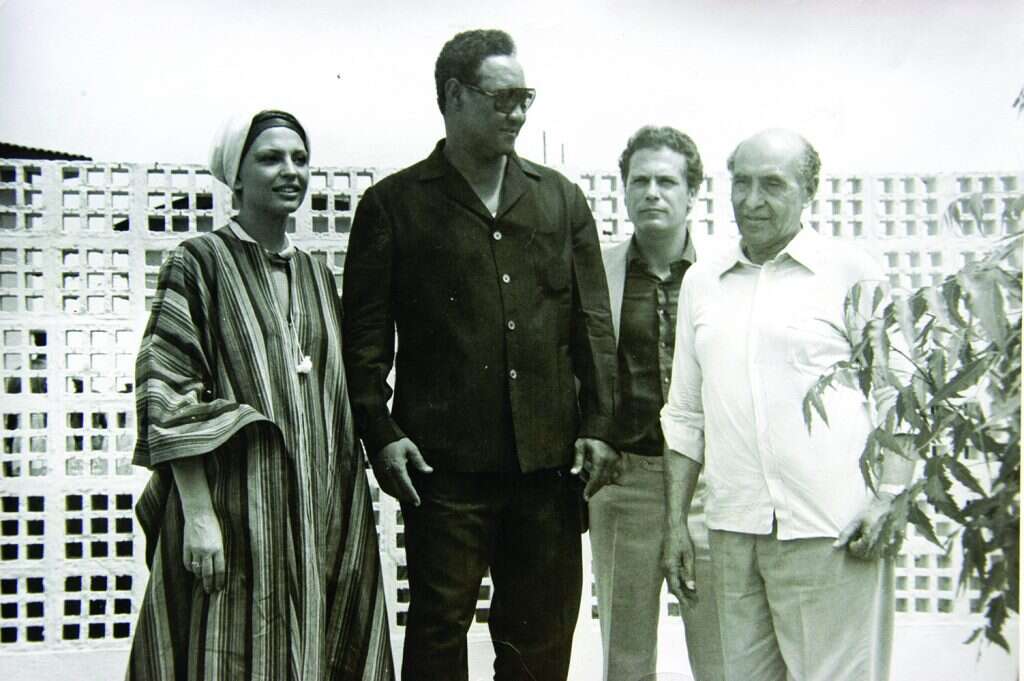 נשיא סודן נומיירי (במרכז) בחנוכת כפר הנופש ב־ 1974. | מתוך הספר