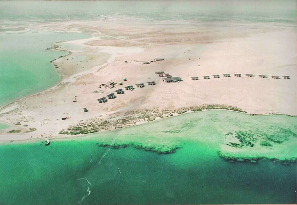 הלוחמים צללו עם התיירים שלוש־ארבע פעמים ביום, ובלילה יצאו למשימות. כפר הנופש. | אוסף פרטי