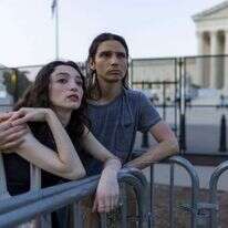 מפגינים מול בית המשפט העליון האמריקני. | AFP