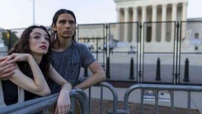 מפגינים מול בית המשפט העליון האמריקני. | AFP