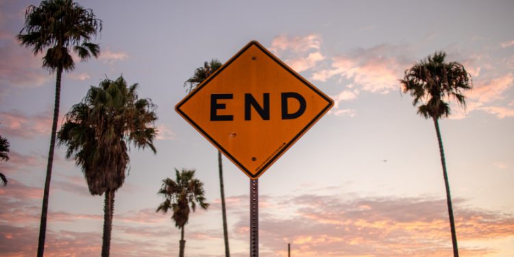 גדעון מנדה: “ניתן לחמוק מחרדת המוות רק באופן זמני. במוקדם או במאוחר המציאות תנקוש על דלת ביתנו” | קרדיט תמונה: קאנבה גדעון מנדה: “ניתן לחמוק מחרדת המוות רק באופן זמני. במוקדם או במאוחר המציאות תנקוש על דלת ביתנו” | קרדיט תמונה: קאנבה