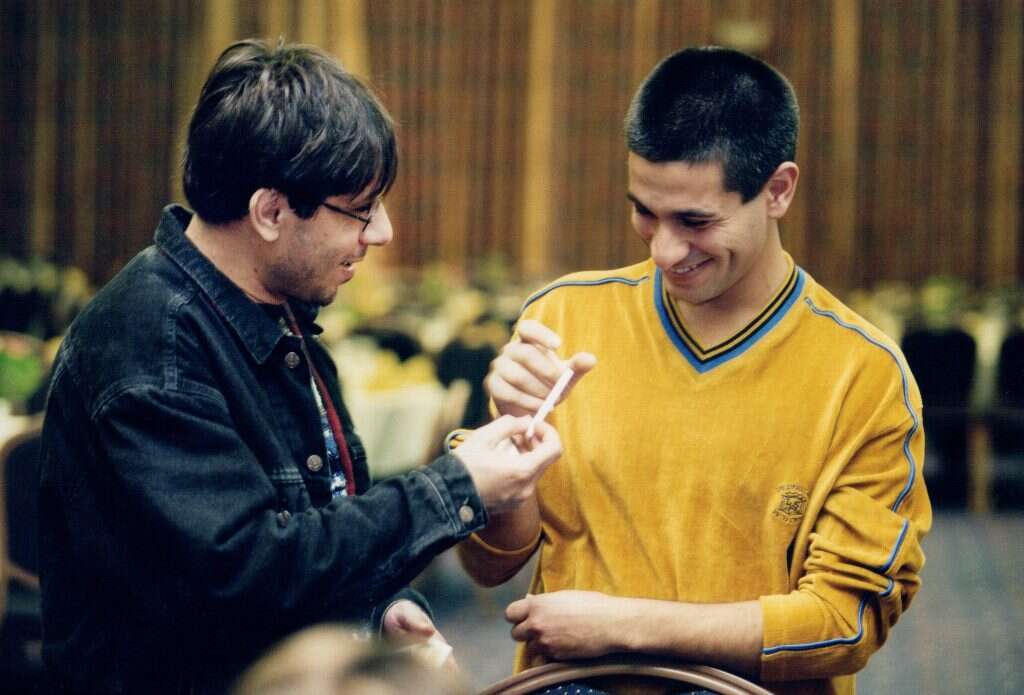 סגירת מעגל. עם האח מאיר בנאי. | משה שי, פלאש 90