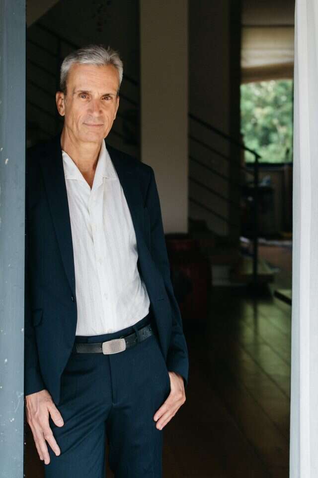 הכול התחיל בפלאנק. אברי גלעד. | אבישג שאר-ישוב