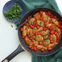 עוף מעושן עם עגבניות. | אפרת ליכטנשטט עוף מעושן עם עגבניות. | אפרת ליכטנשטט