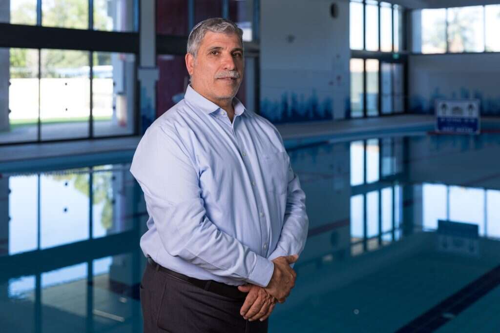 "אמרתי: אני לא חוזר על החטא שחטאו איתי בשכונה שלי. החלטתי להשקיע קודם כול בשכונות האלה". ראש העיר אליהו זוהר. | לירון מולדובן "אמרתי: אני לא חוזר על החטא שחטאו איתי בשכונה שלי. החלטתי להשקיע קודם כול בשכונות האלה". ראש העיר אליהו זוהר. | לירון מולדובן