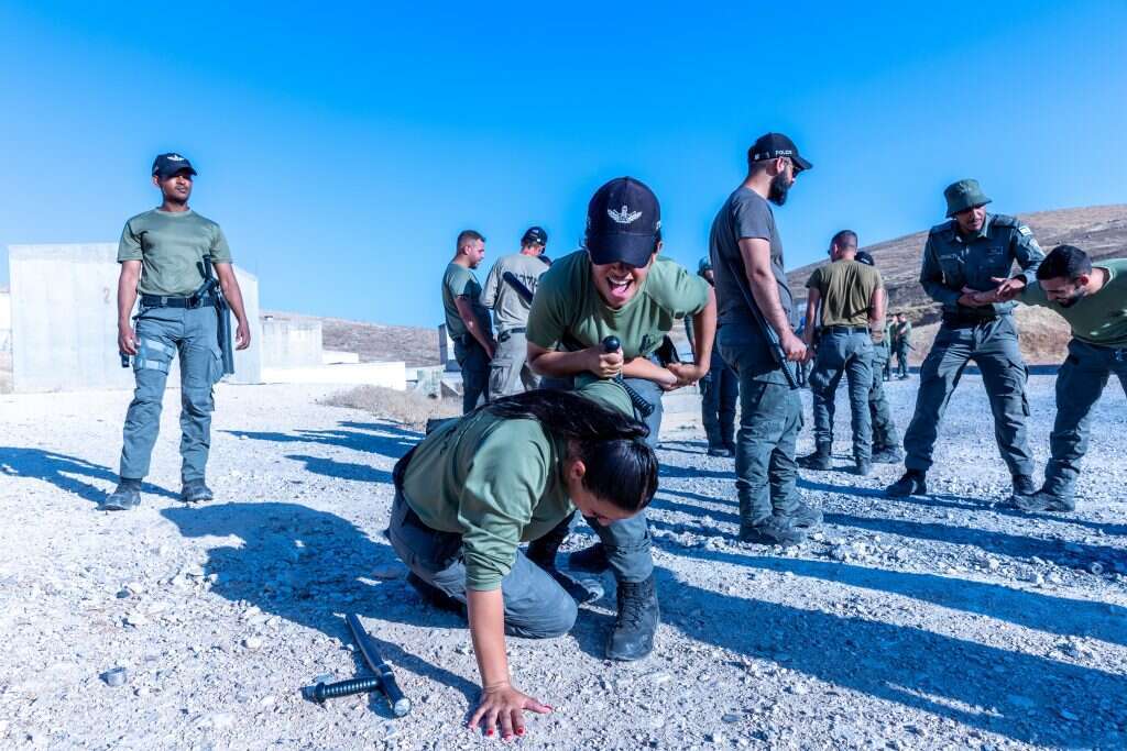 "פותחים את השערים בפני כל מי שרוצה להיות חלק מהמאמץ הלאומי". לוחמי החטיבה הטקטית באימון קרב פנים אל פנים, השבוע. | יוסי אלוני