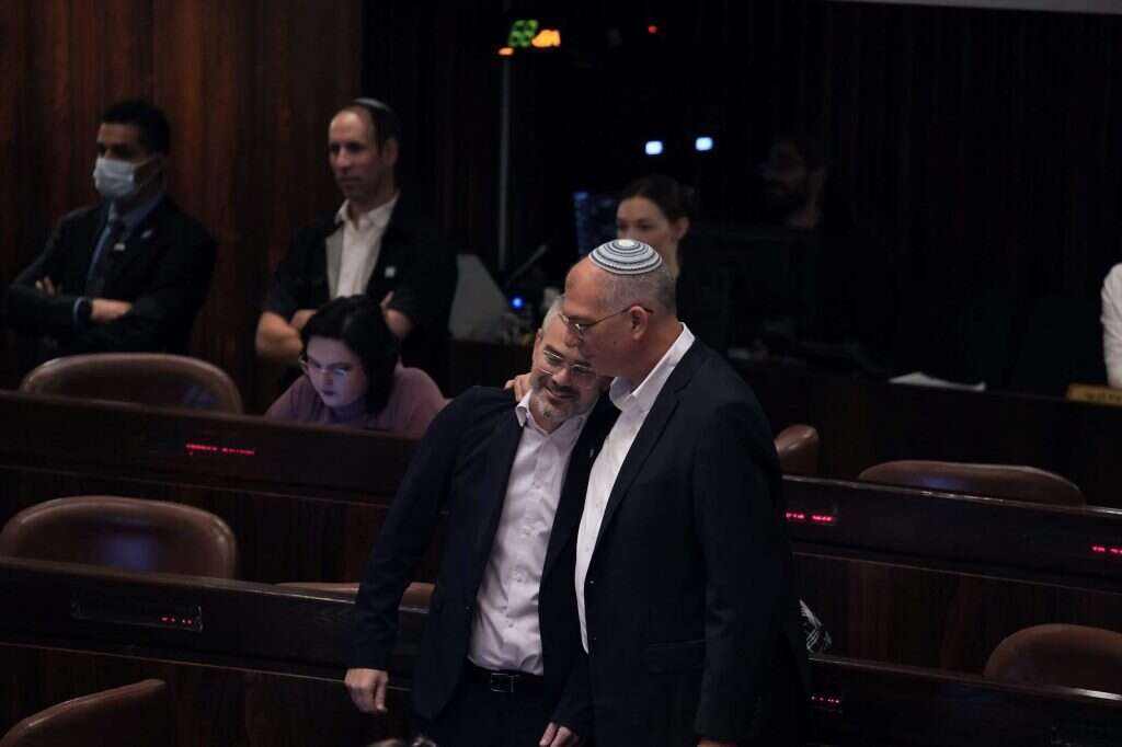 מתקפלים. ח"כ ניר אורבך ובועז טופורובסקי. | נועם מושקוביץ, דוברות הכנסת